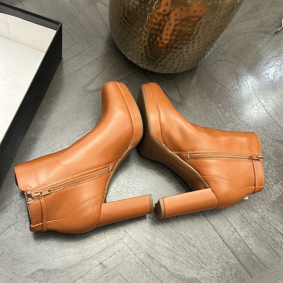 Naturalizer Berri Bootie (WIDE) - Picture 10 of 12